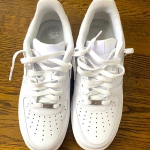 Women air force ones low